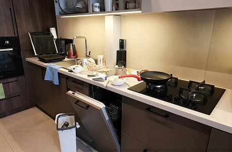 Antes: cozinha antes da faxina